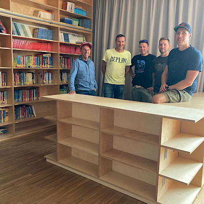 neus Bücherregal - Danke Elternverein
