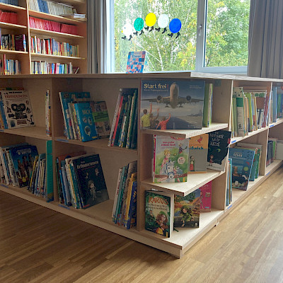 neus Bücherregal - Danke Elternverein