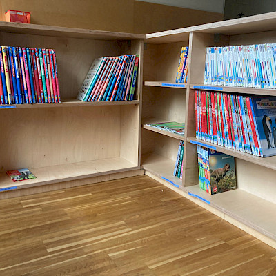 neus Bücherregal - Danke Elternverein