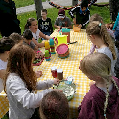 Bauernhofbesuch der 3. Klassen